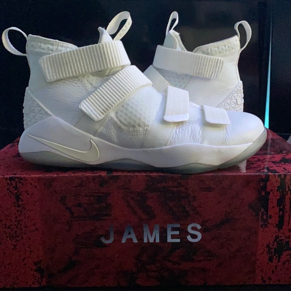 Used great condition super comfortable - Picture 1 of 5